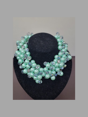 LIGHT GREEN PEARL BEADED NECKLACE & EARRING